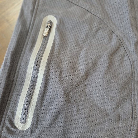 Under Armour Men's Large UA Unstoppable Vented Gray/black Athletic Shorts New - Picture 2 of 10